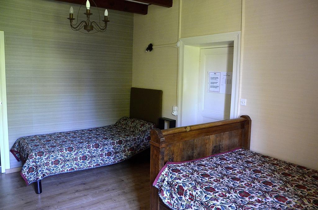 Le Vieux Noyer Bed and Breakfast Saint-Maurice-de-Tavernole Δωμάτιο φωτογραφία