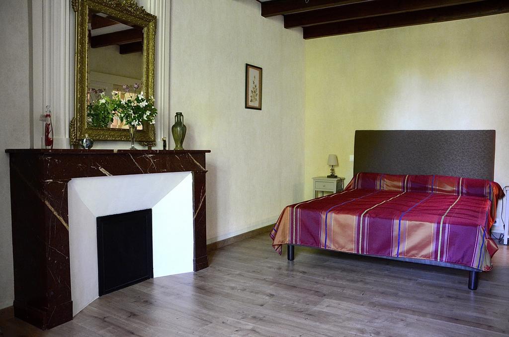 Le Vieux Noyer Bed and Breakfast Saint-Maurice-de-Tavernole Δωμάτιο φωτογραφία