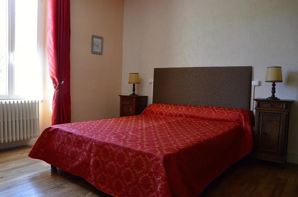 Le Vieux Noyer Bed and Breakfast Saint-Maurice-de-Tavernole Δωμάτιο φωτογραφία