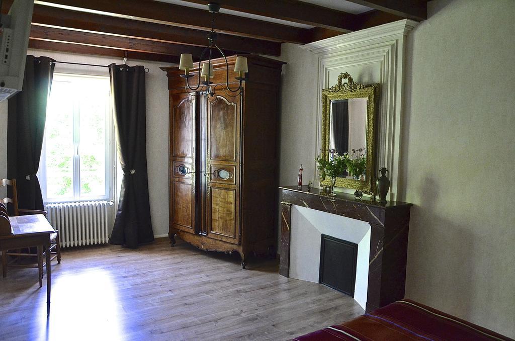 Le Vieux Noyer Bed and Breakfast Saint-Maurice-de-Tavernole Δωμάτιο φωτογραφία